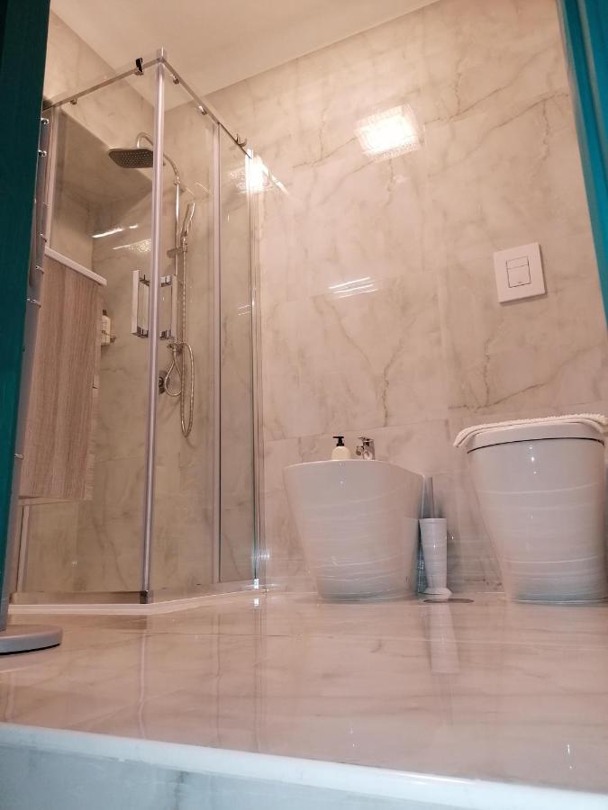 טאראנטו Casacasetta Suite Appartamento Indipendente מראה חיצוני תמונה